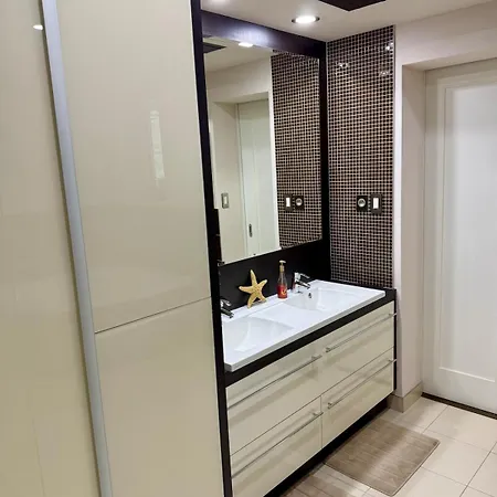 Quarto em Acomodações Particulares Luxury Penthouse In The Middle Of Old Town Komárno