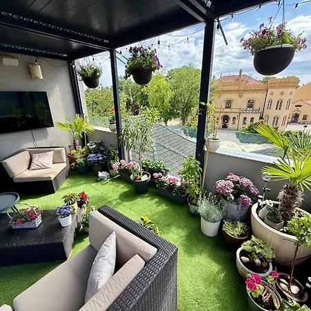 Quarto em Acomodações Particulares Luxury Penthouse In The Middle Of Old Town Komárno